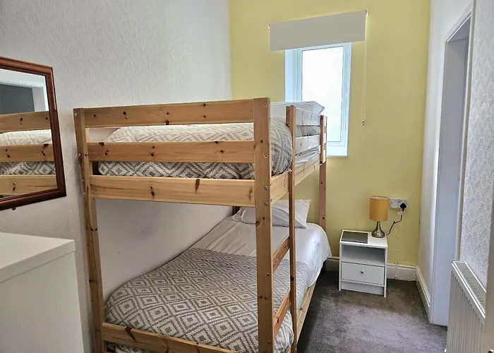 Beverley Dean - Children Over 5 Years Welcome - Continental Breakfast Blackpool
